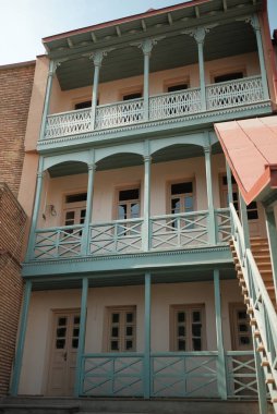 Gündüz Tiflis, Gürcistan 'da şehir manzarası.