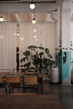 Tiflis 'in merkezinde tipik bir restoran