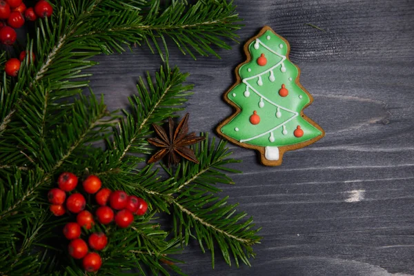 Gingerbread Cookie Festive Winter Background Fir Branches — Stock Photo, Image