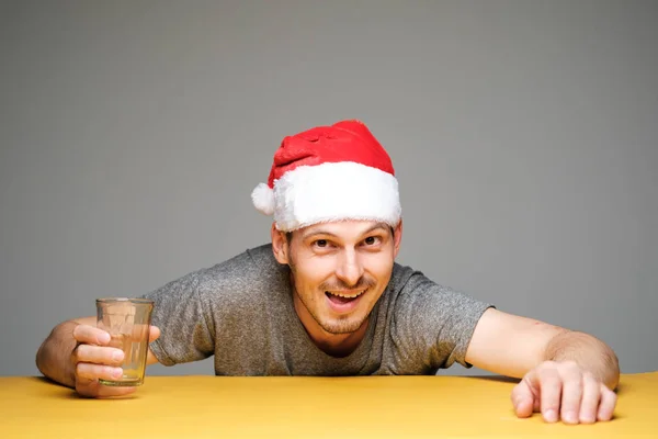 Amuzant Santa Pălărie După Băutură — Fotografie, imagine de stoc