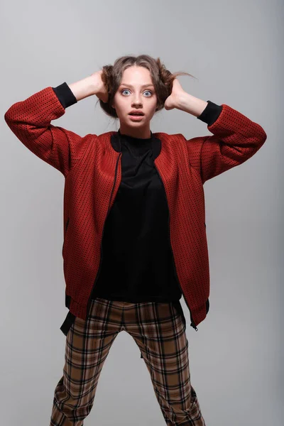 Pretty Teen Girl Posing Studio Gathering Fluffy Hair Hands Short — Stock Photo, Image