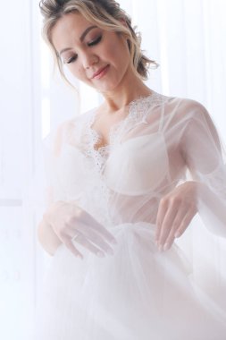 Peignoir 'deki gelinin portresi