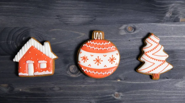 Geglazuurde Peperkoek Koekjes Grijze Houten Achtergrond — Stockfoto