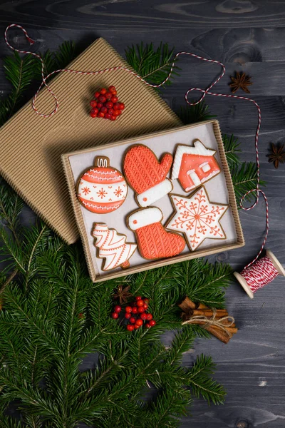 Gingerbread Cookies Festive Winter Background Fir Branches — Stock Photo, Image