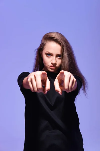 Studio Shot Young Woman Pointing Camera — Stock Photo, Image