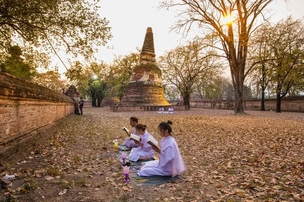 Yom Kippur tarihi eski pagoda alacakaranlık