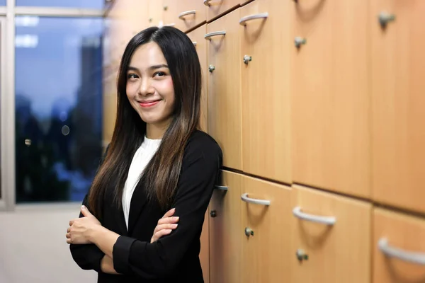 Portrait of Beautiful Young businesswoman asian smiling  happy f — Stock Photo, Image