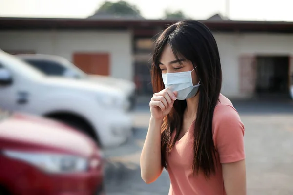 Beautiful asia  Woman suffer from sick and wearing face mask  pr — 스톡 사진