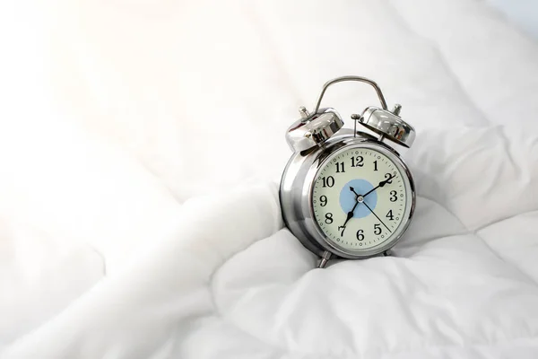 Годинник Тривоги Ліжку Спальні Вранці — стокове фото