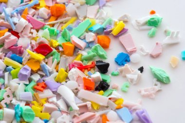 çentikli plastik parçalar