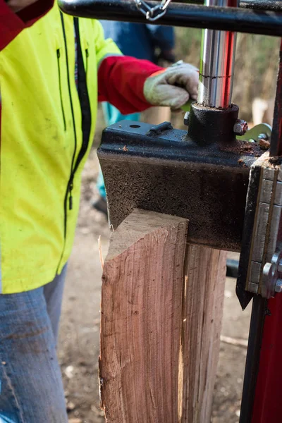 Hydraulic wood splitter — Stock Photo, Image