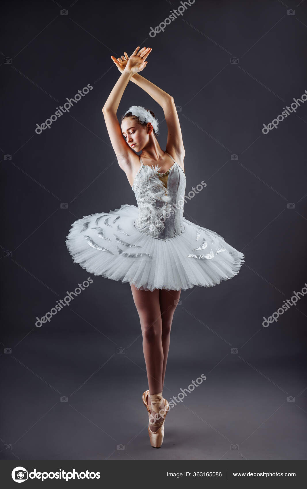 Bailarina Vestido Blanco Foto Color Bailarina Ballet Elegante Bailarina: fotografía de stock © dariaagaf #363165086 | Depositphotos