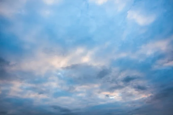 異なる色の雲 — ストック写真