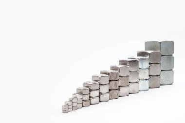 çeşitli demir civatalar