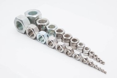 çeşitli demir civatalar