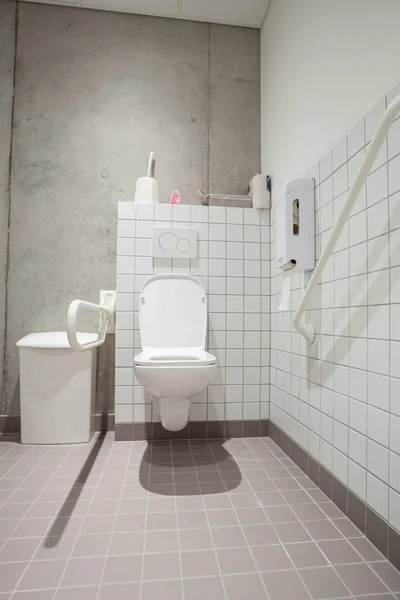 Un bagno per disabili — Foto Stock