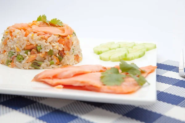 Thailändisches Essen auf einem Teller — Stockfoto