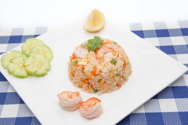 Bir plaka üzerinde Tayland gıda