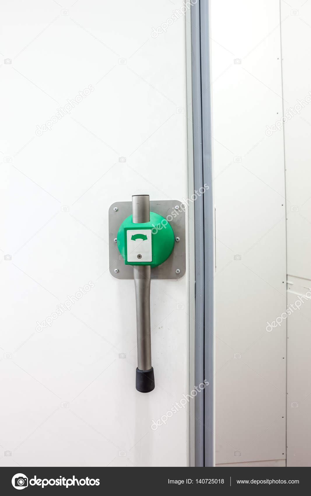 Porta Do Congelador Industrial Stock Photo Denboma 140725018 Porta Do Congelador Industrial Stock Photo Denboma 140725018