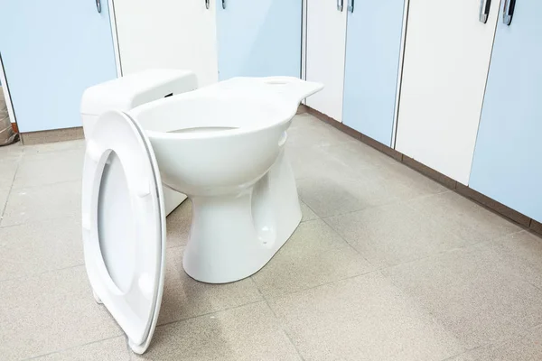 Toilet has yet to be installed — Stock Photo, Image