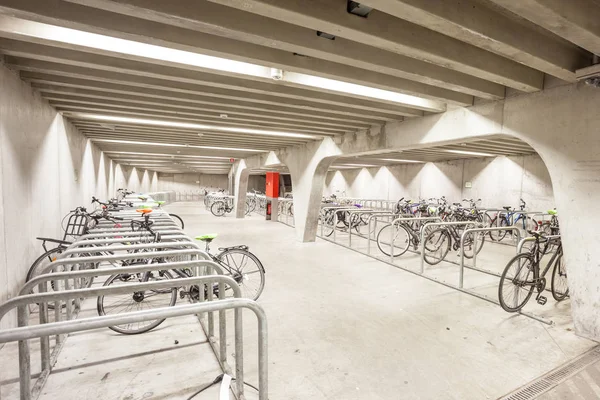 Un aparcamiento para bicicletas —  Fotos de Stock