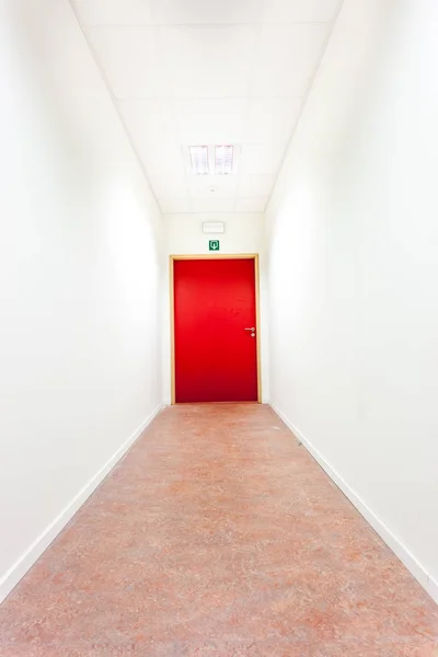 An corridor with an emergency exit — Stock Photo, Image