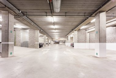 bir yeraltı otoparkı