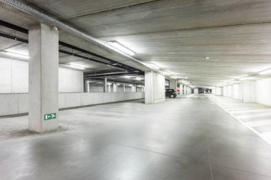 bir yeraltı otoparkı