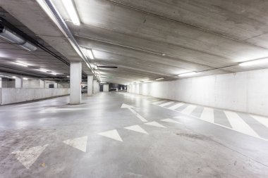bir yeraltı otoparkı