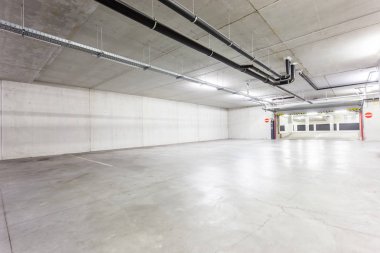 bir yeraltı otoparkı
