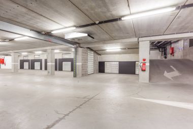 bir yeraltı otoparkı