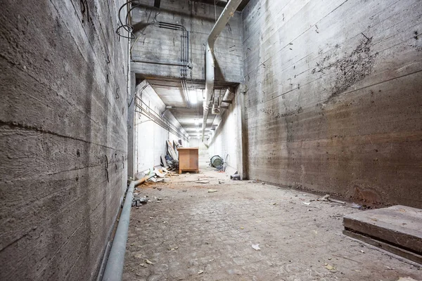 古い建物の地下室で — ストック写真