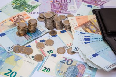 bir sürü euro cüzdan