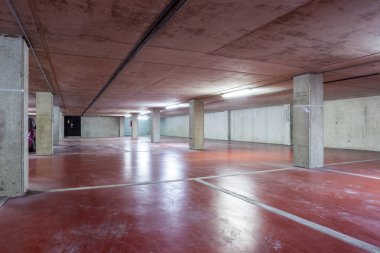 bir yeraltı otoparkı