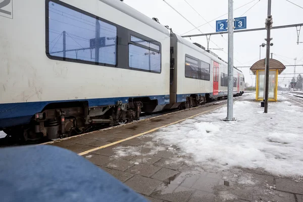 Vlakové nádraží ve sněhu — Stock fotografie