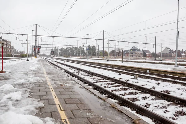 Tågstationen i snön — Stockfoto