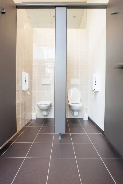 Deuren van toiletten — Stockfoto