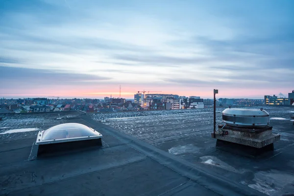 Zonsopgang boven de stad — Stockfoto