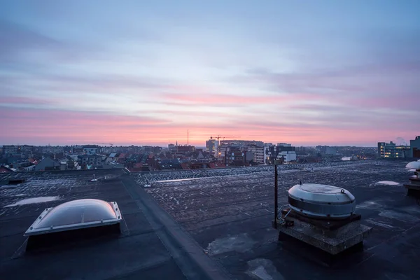 Sunrise over the city — Stock Photo, Image