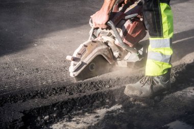 Benzin üzerindeki elmas öğütme makinesi