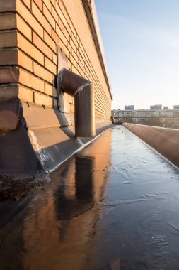 Bakır yağmur drenajı