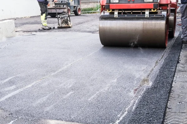 An asphalt roller — Stock Photo, Image