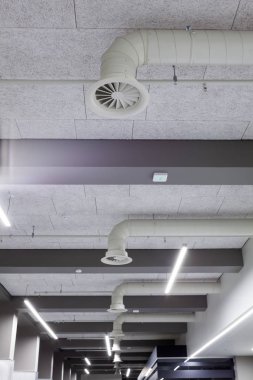 Koridorda havalandırma var.