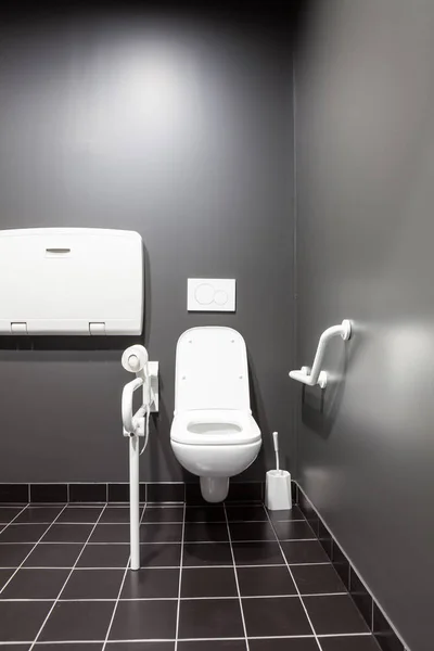 Eine Behindertentoilette — Stockfoto