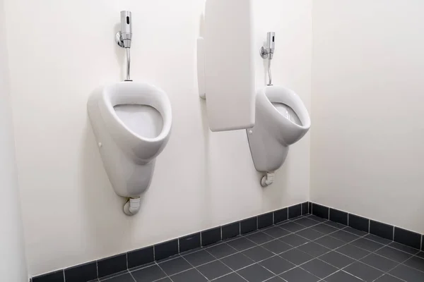 Urinarios Edificio Viejo Solo Para Hombres — Foto de Stock