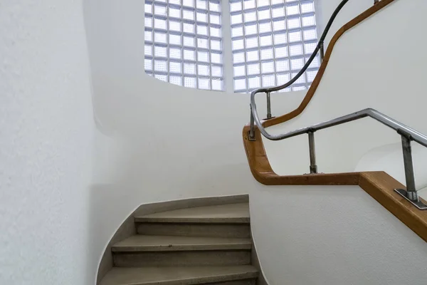 Edificio Antiguo Encuentra Esta Hermosa Escalera —  Fotos de Stock