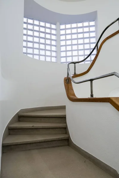 Edificio Antiguo Encuentra Esta Hermosa Escalera —  Fotos de Stock