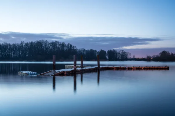 Schulensmeer 日出时比利时林堡湖畔 — 图库照片