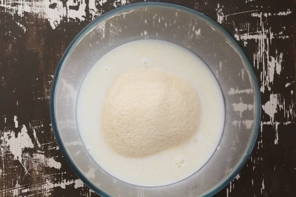Top View Semolina Bowl Milk Ingredient Baking Mannik Casserole Brown — Stock Photo, Image