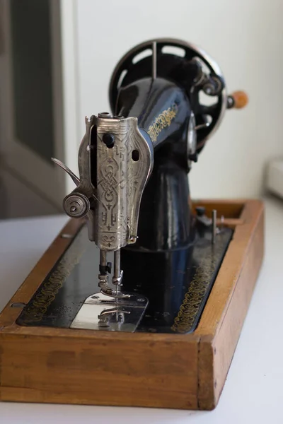 Лицевая Пластина Старой Ручной Швейной Машины Состоит Подъемника Прессера Натяжения — стоковое фото